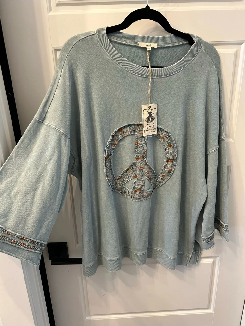 Easel - Boho Peace Sign Sweatshirt - sage - Picture 5 of 7